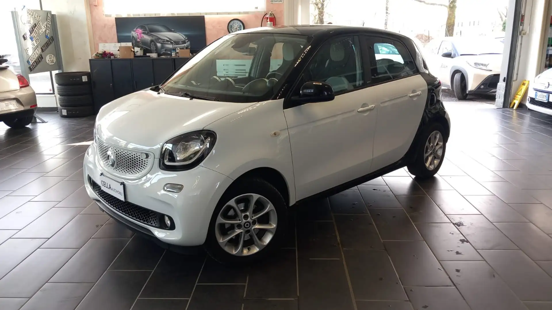 smart forFour Forfour II 2015 1.0 Passion 71cv Bianco - 1