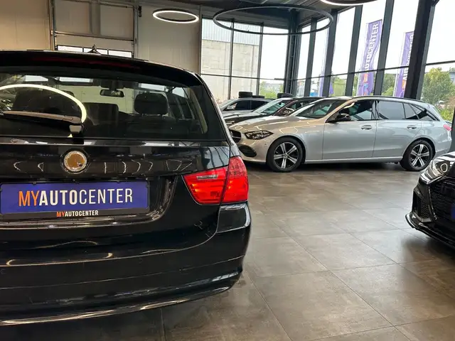 BMW 3 Series view 27