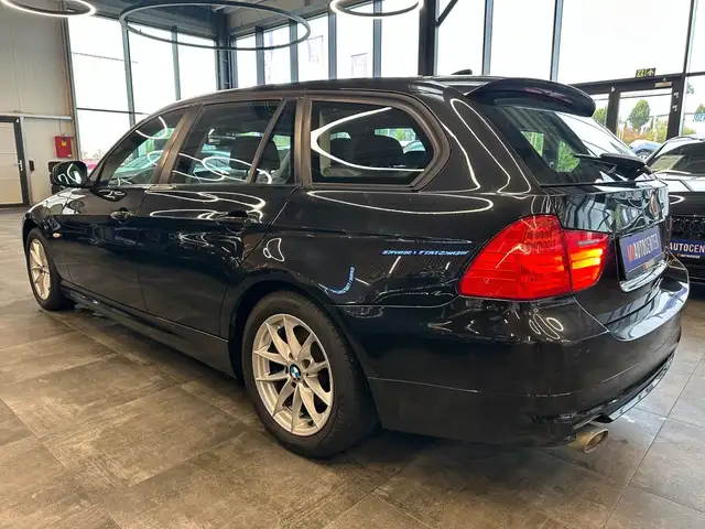 BMW 3 Series view 25