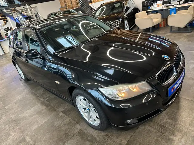 BMW 3 Series view 19