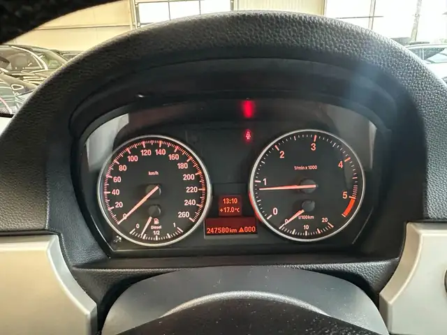 BMW 3 Series view 13
