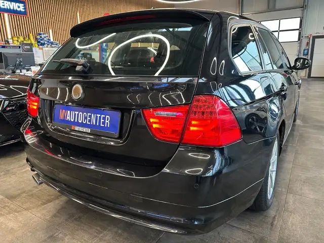BMW 3 Series view 2