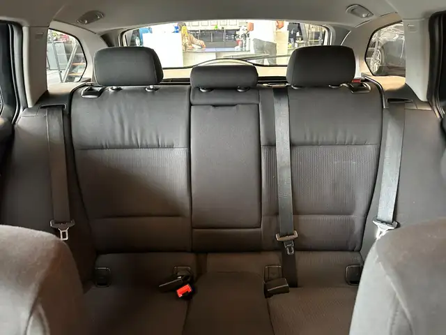 BMW 3 Series view 11