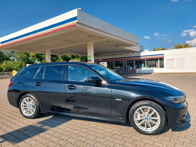 BMW 330 3 Touring 330 e xDrive M Sport Line Pano Leder — photo 12