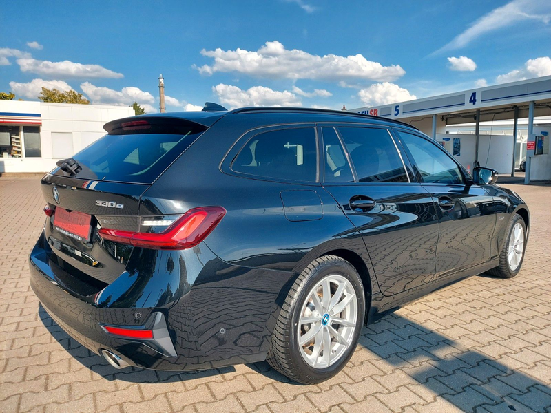 BMW 330 3 Touring 330 e xDrive M Sport Line Pano Leder — photo 10