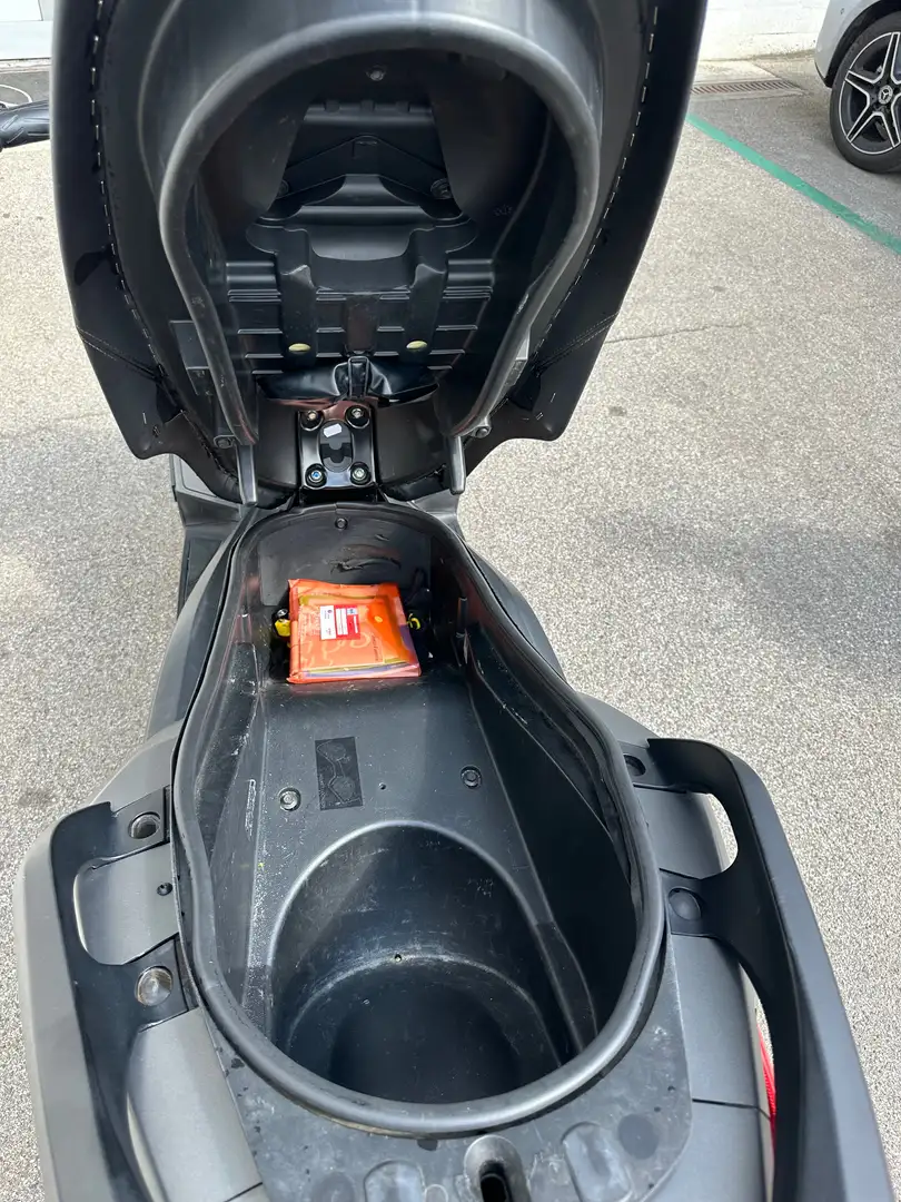 Yamaha X-Max 400 X Max 400 Šedá - 2