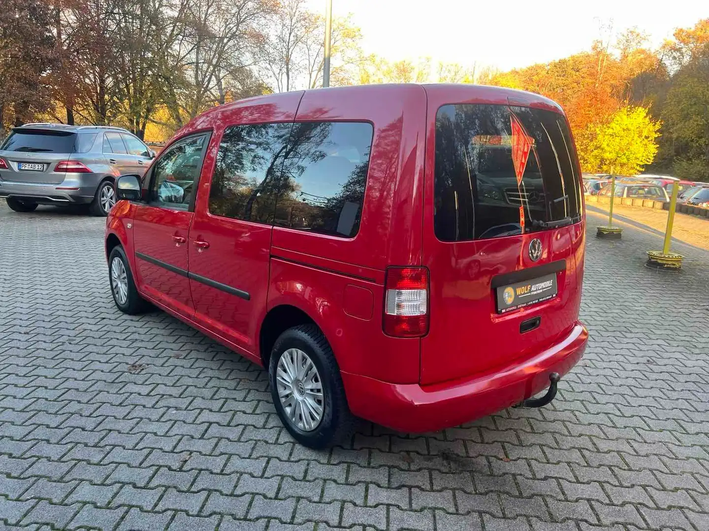Volkswagen Caddy TDI Automatik Life Navi Klima Preis inkl NeuTüv Rouge - 1