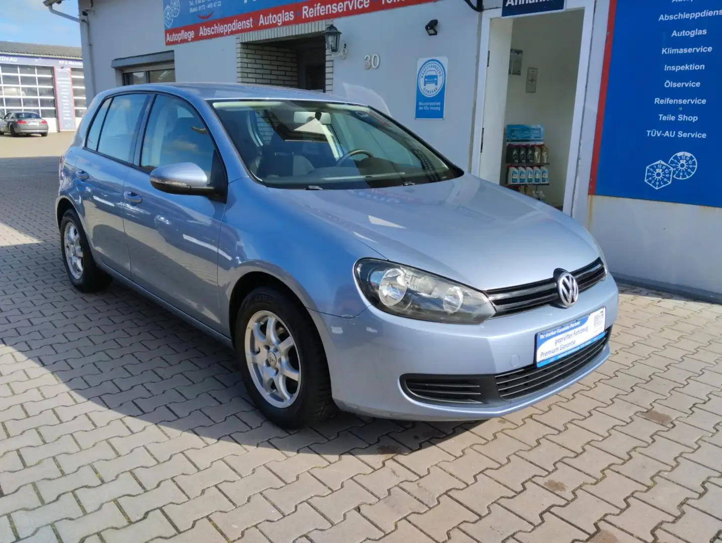 Volkswagen Golf VI Trendline 1.Hand TÜV-AU 07-2027 Blau - 1