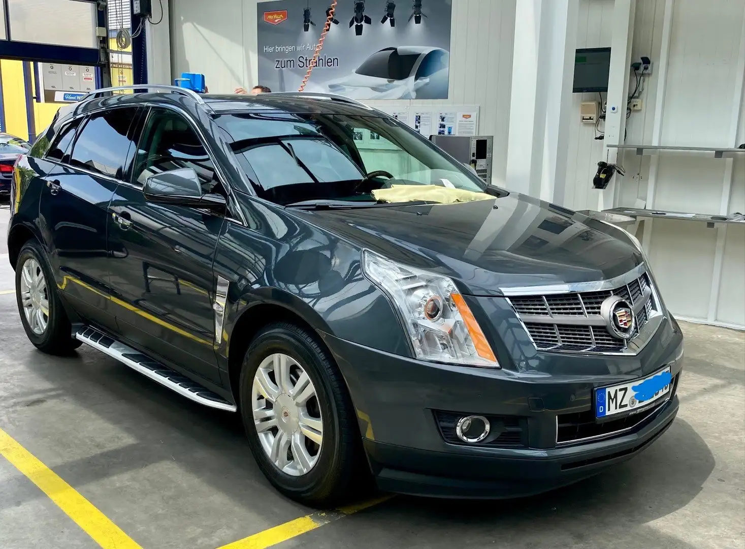 Cadillac SRX SRX 3.0 V6 AWD Elegance Schwarz - 1