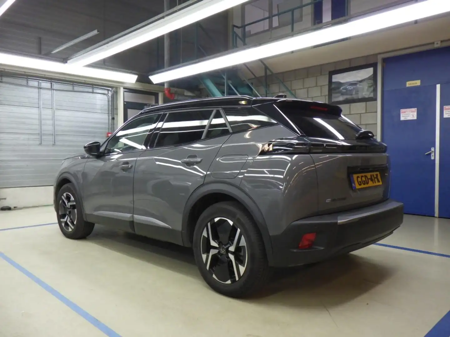 Peugeot e-2008 EV GT 54 kWh 3 Fase 156pk | Drive Assist Plus Pack Gris - 2