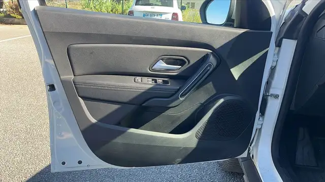 Dacia Duster view 7