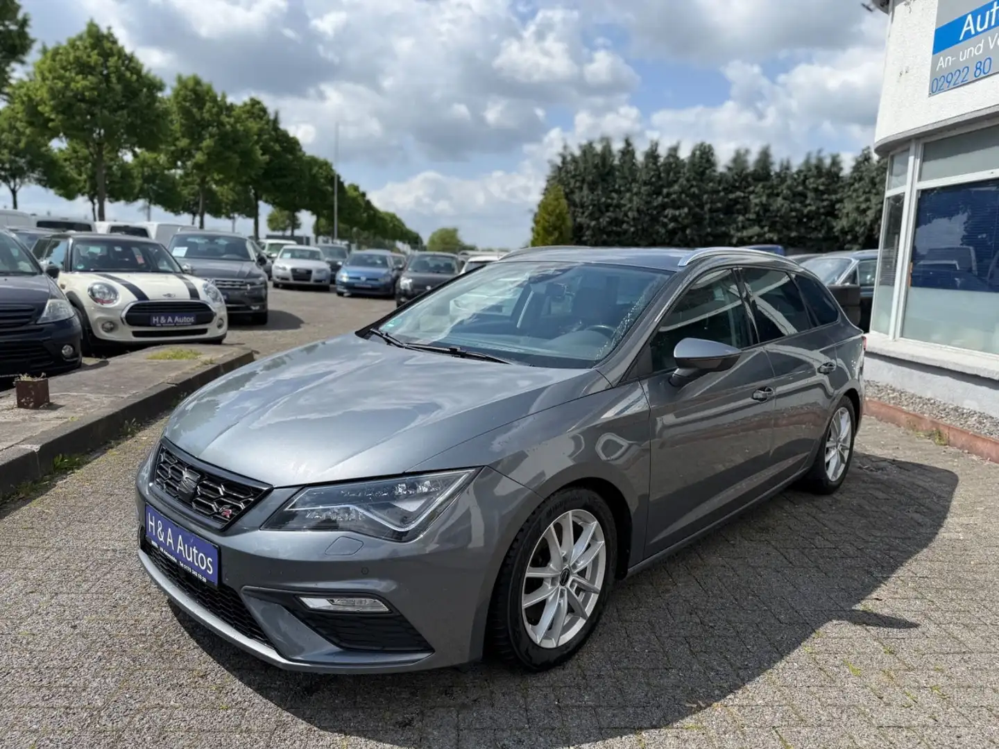 SEAT Leon ST FR Grau - 2