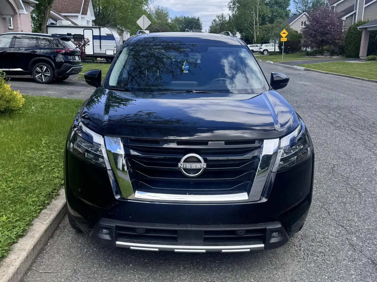 Nissan Pathfinder снимка Nissan Pathfinder