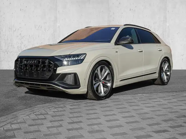 Audi Q8 view 2