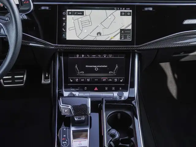 Audi Q8 view 13