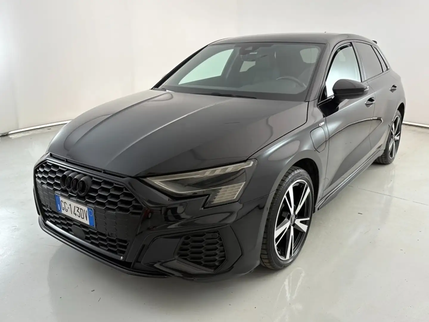 Audi A3 Sportback 40 1.4 tfsi e S line edition s-tronic Schwarz - 1