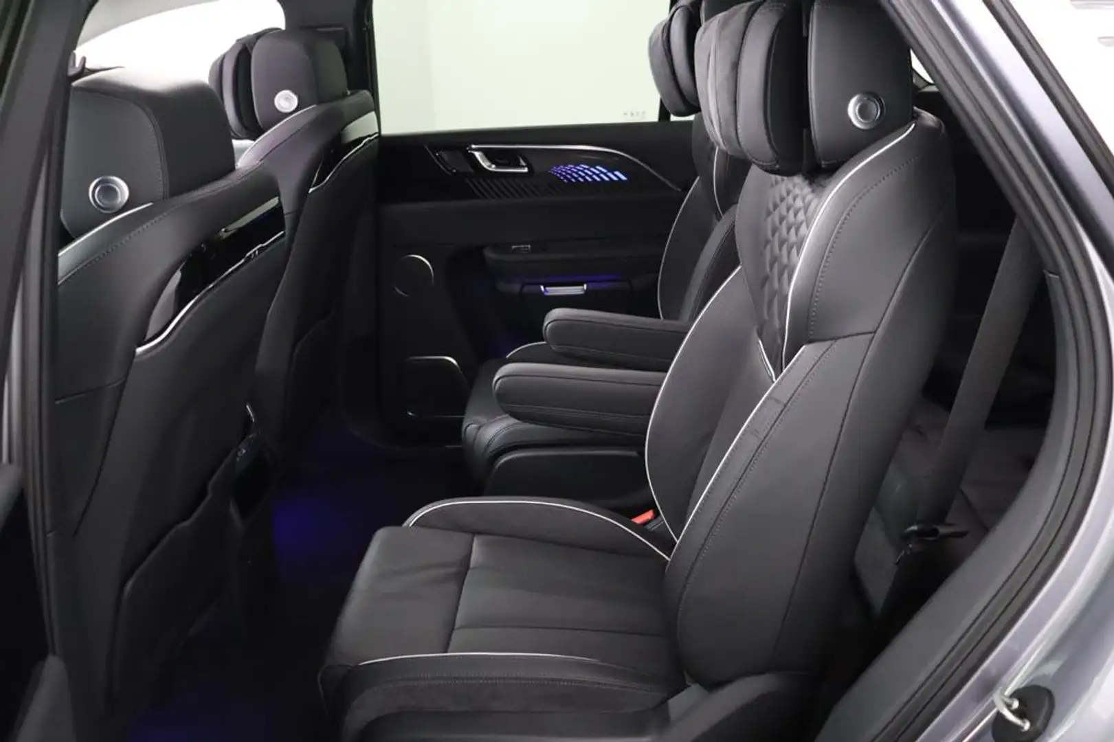 Hongqi E-HS9 President 99 kWh 6-Pers | Luchtvering | Massagesto Grijs - 2