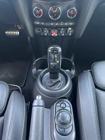 Mini Hatch view 17