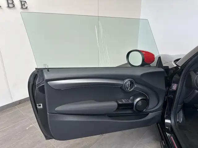 Mini Cooper view 7