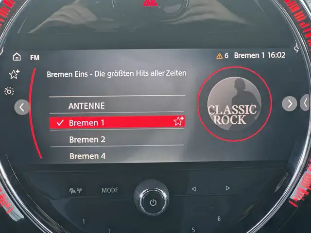 Mini Hatch view 18