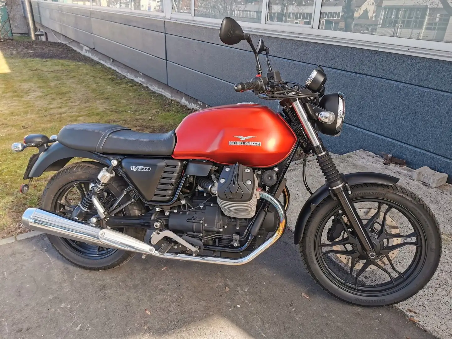 Moto Guzzi V 7 Stone| Reifen+TÜV NEU| A2 48PS Rojo - 1