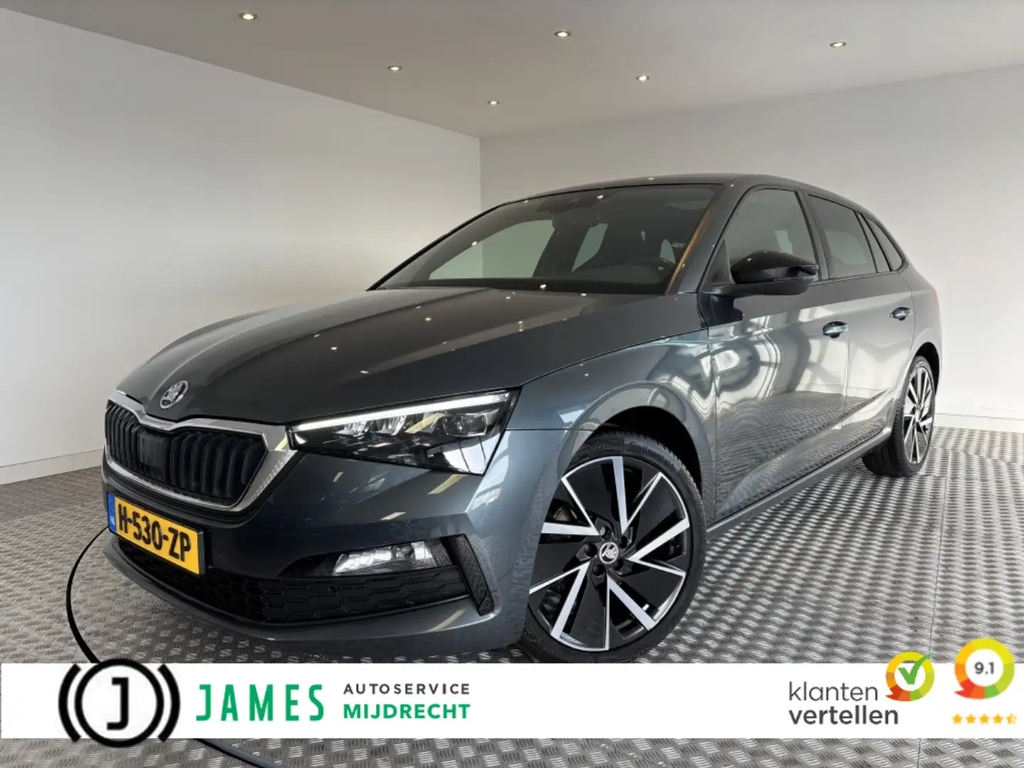 Skoda Scala 1.5 TSI Sport Business Automaat, 18"inch, Panorama Grijs - 1