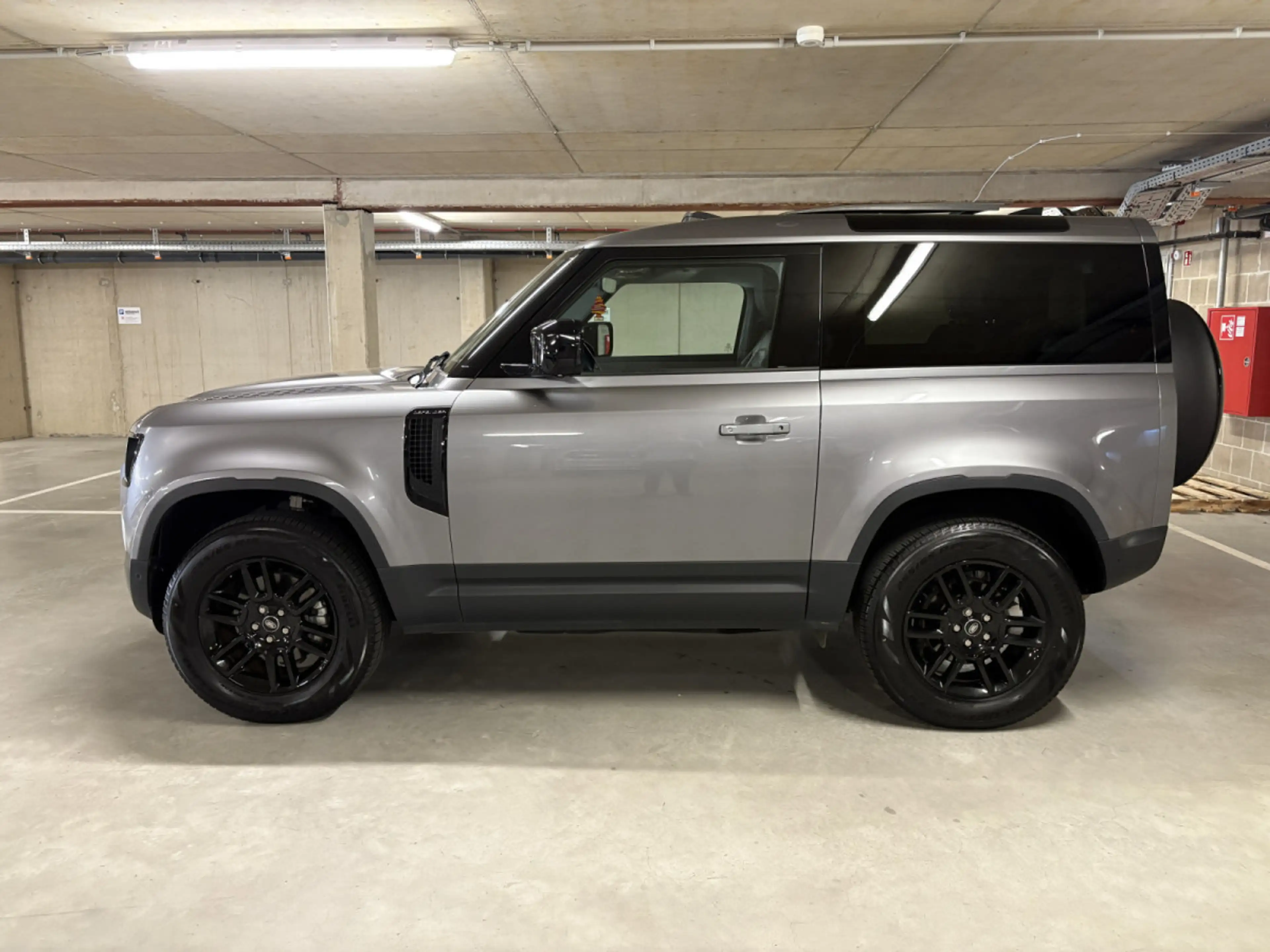 Land Rover Defender DEFENDER 90 S 3.0 D200/ PANORAMA/ APPLE CAR PLAY/ — photo 5
