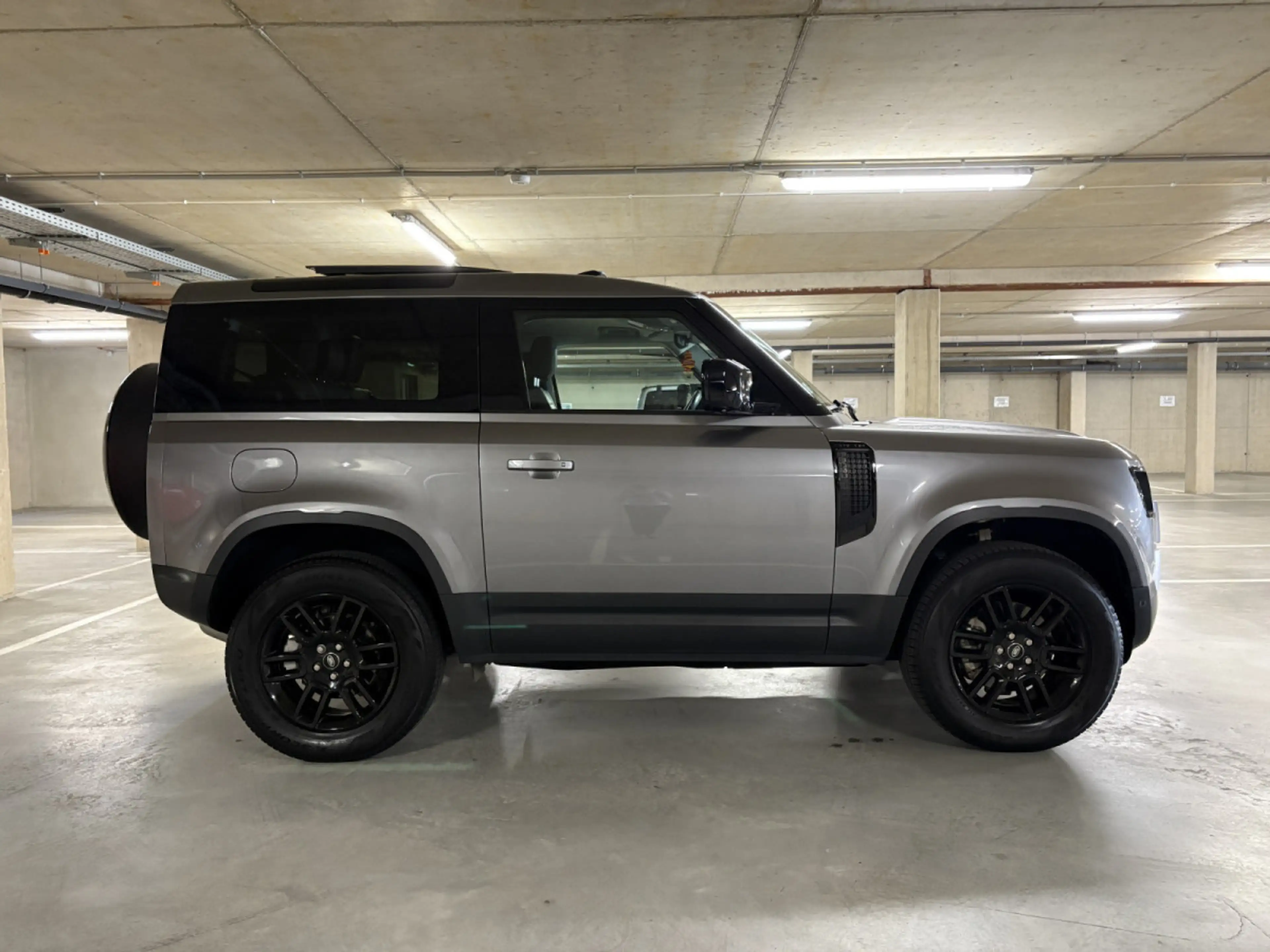 Land Rover Defender DEFENDER 90 S 3.0 D200/ PANORAMA/ APPLE CAR PLAY/ — photo 2