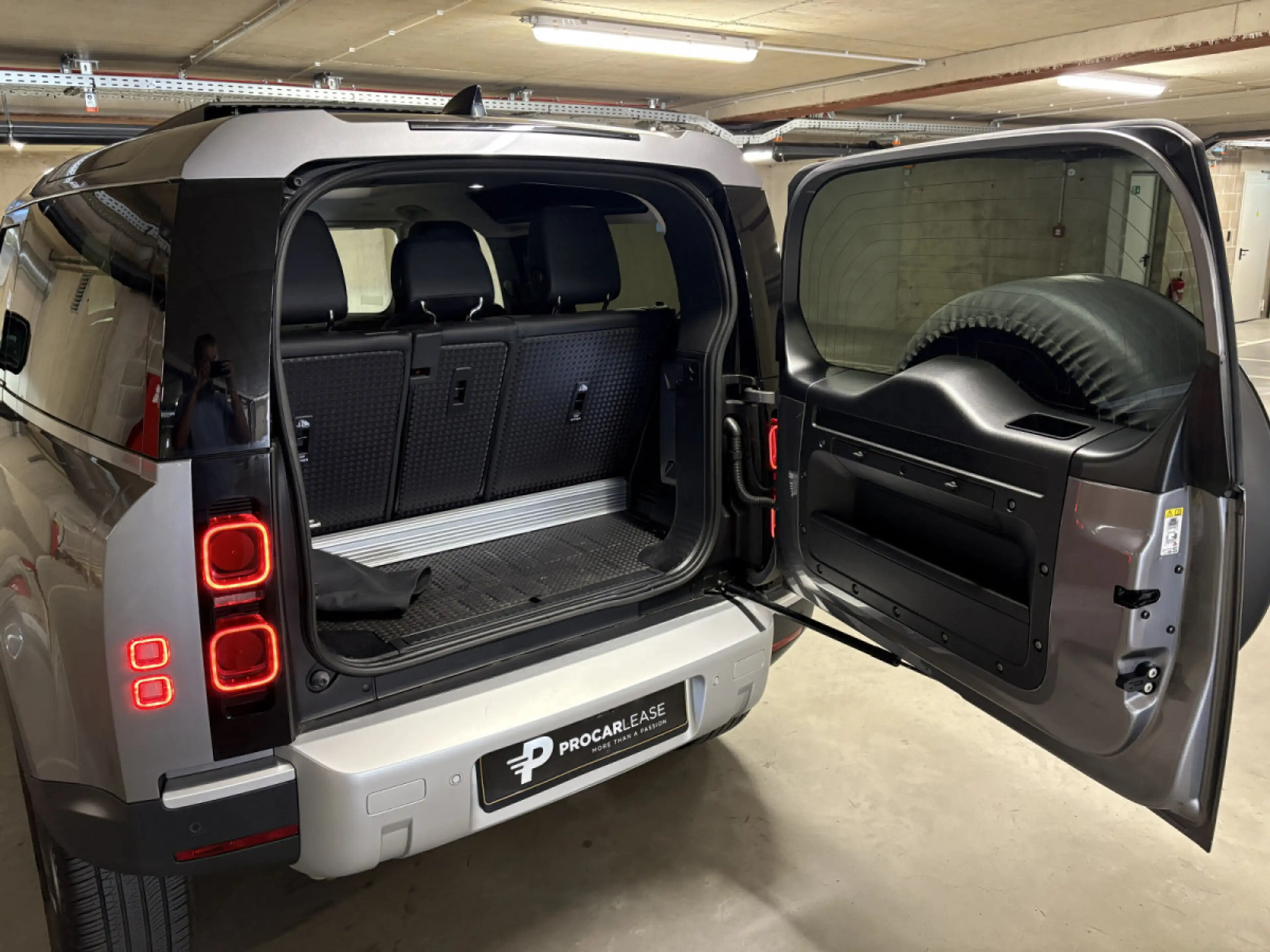 Land Rover Defender DEFENDER 90 S 3.0 D200/ PANORAMA/ APPLE CAR PLAY/ — photo 14