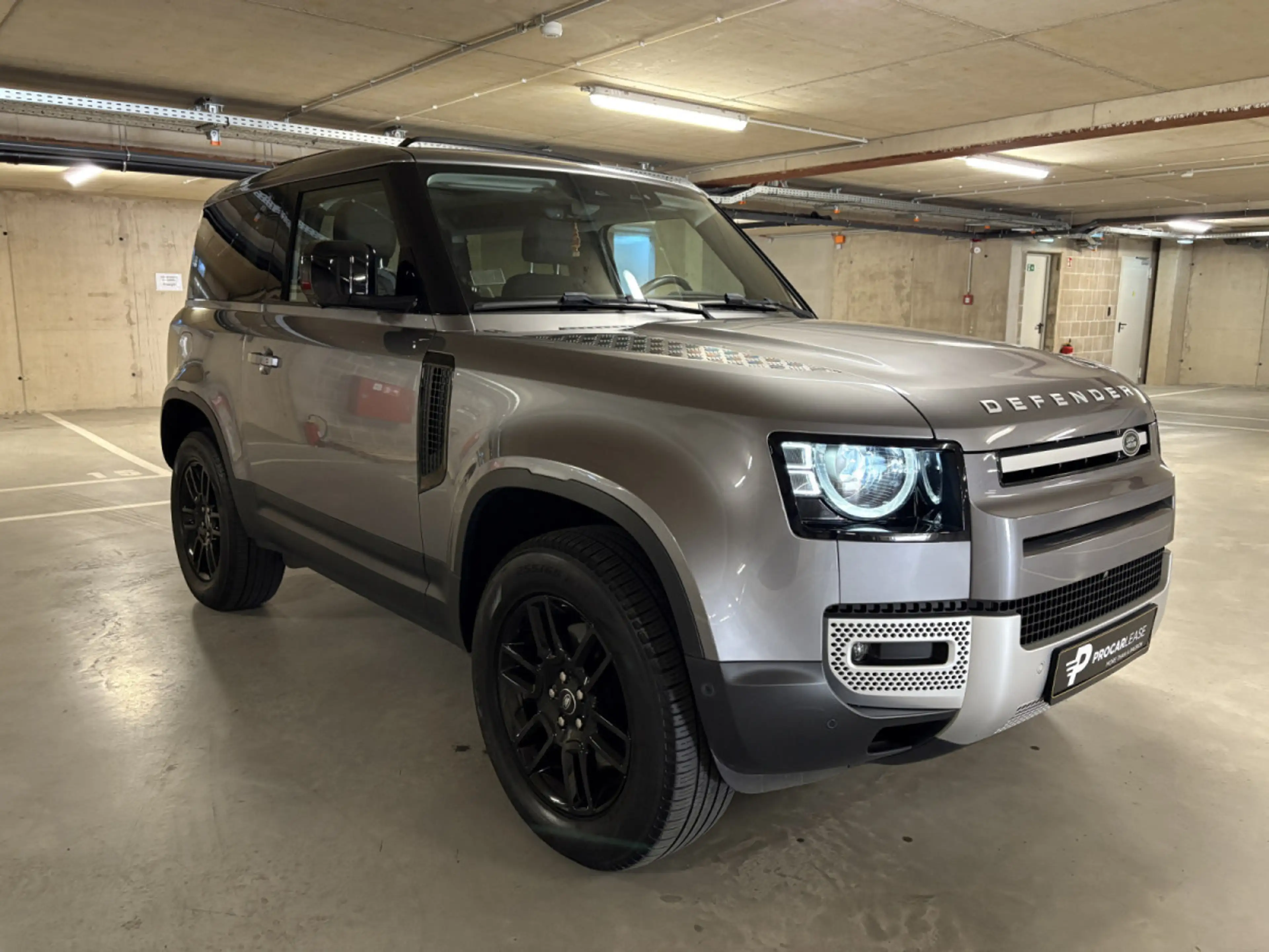 Land Rover Defender DEFENDER 90 S 3.0 D200/ PANORAMA/ APPLE CAR PLAY/ — photo 4