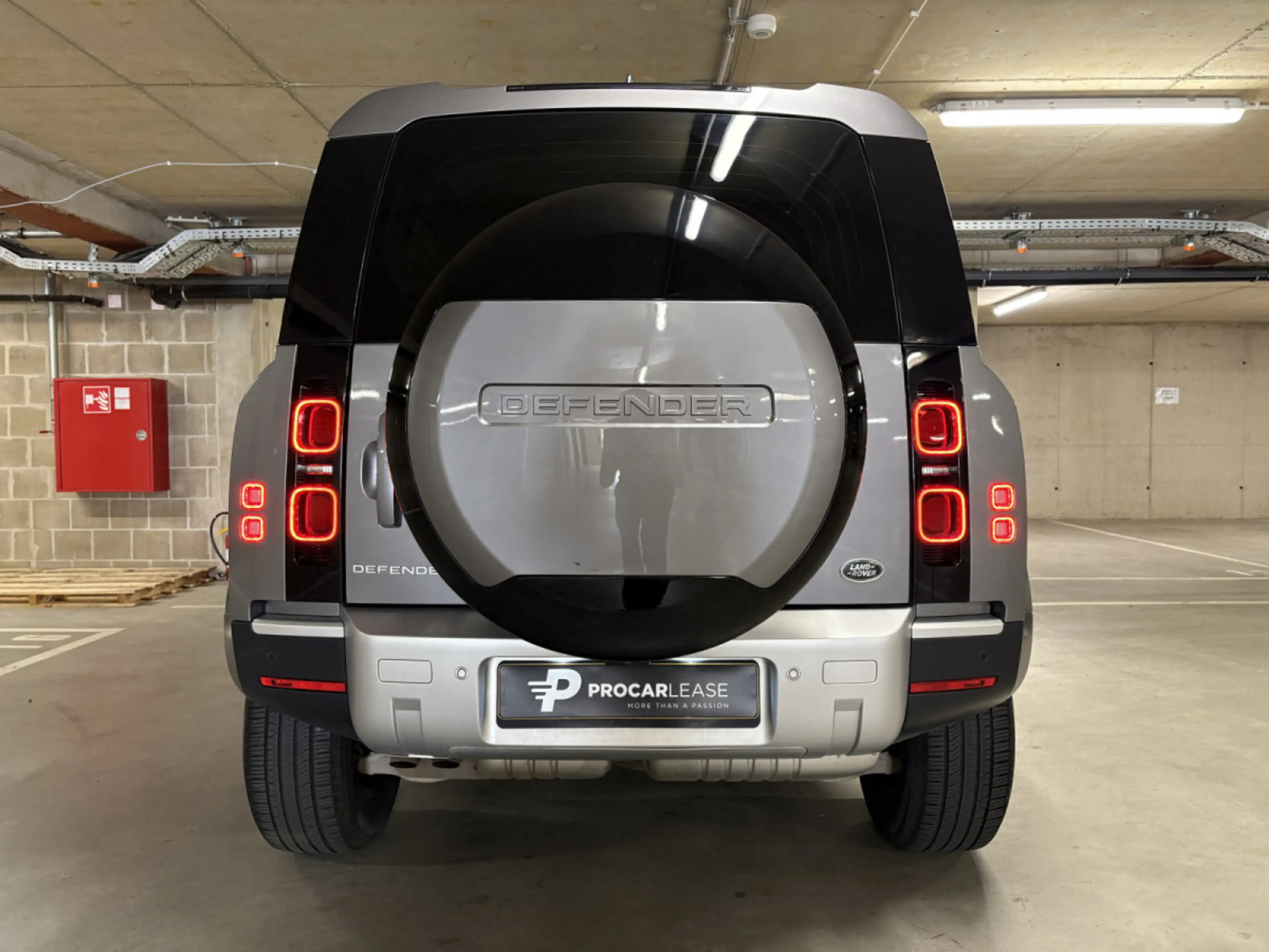 Land Rover Defender DEFENDER 90 S 3.0 D200/ PANORAMA/ APPLE CAR PLAY/ — photo 12