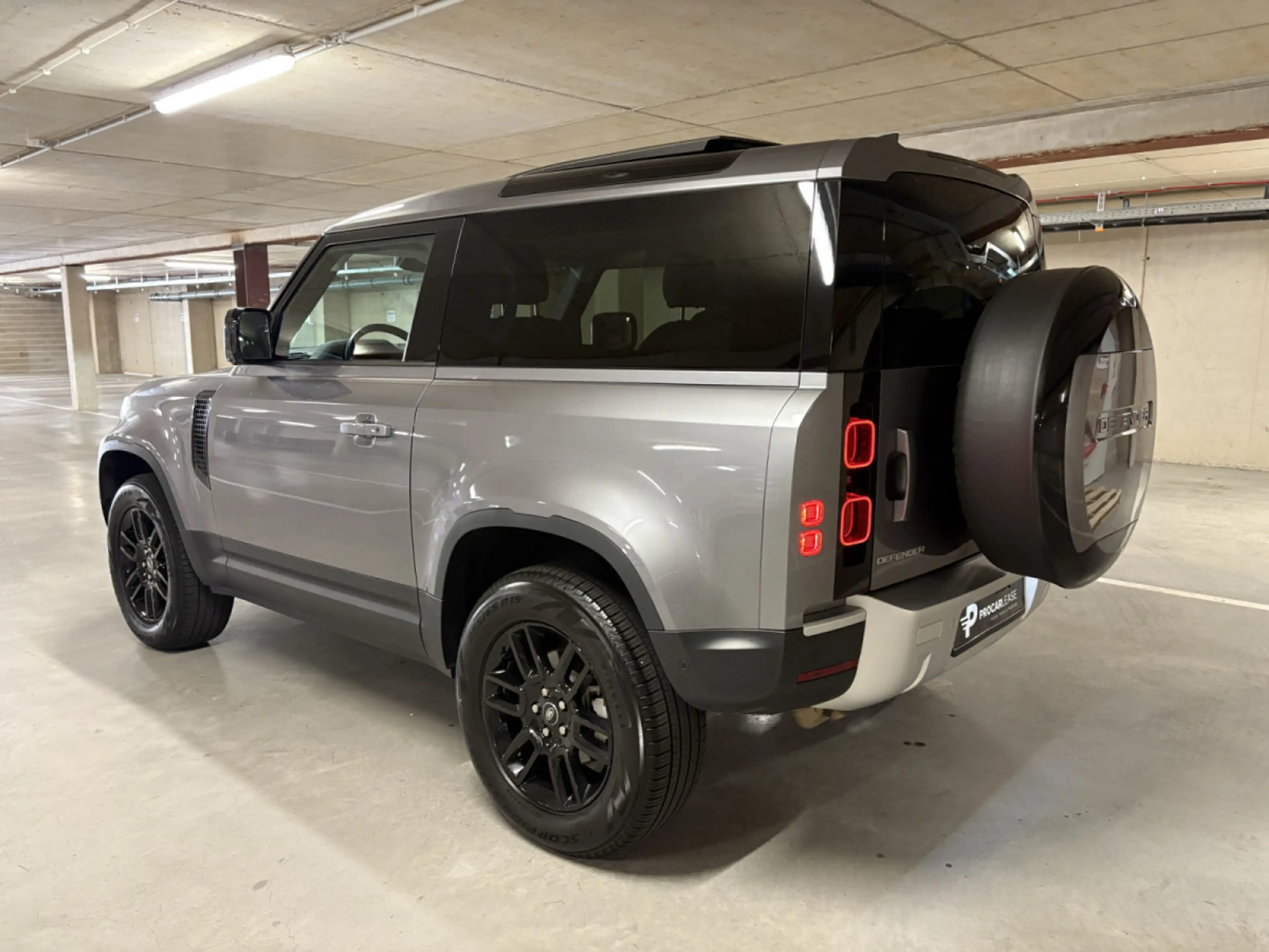 Land Rover Defender DEFENDER 90 S 3.0 D200/ PANORAMA/ APPLE CAR PLAY/ — photo 8