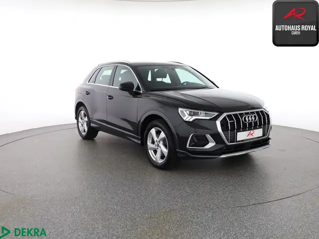 Audi Q3 view 7