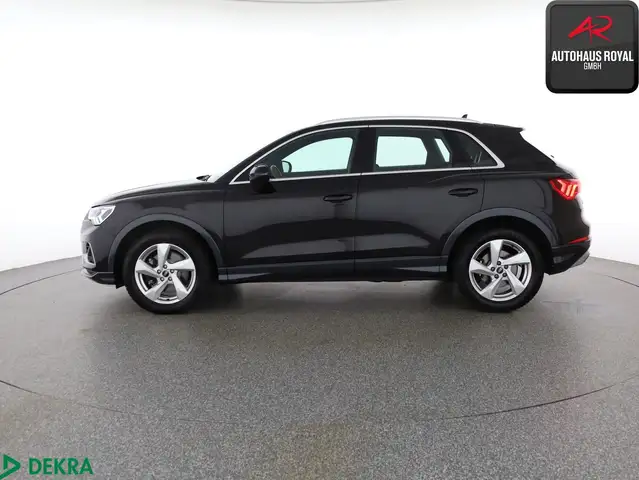 Audi Q3 view 2
