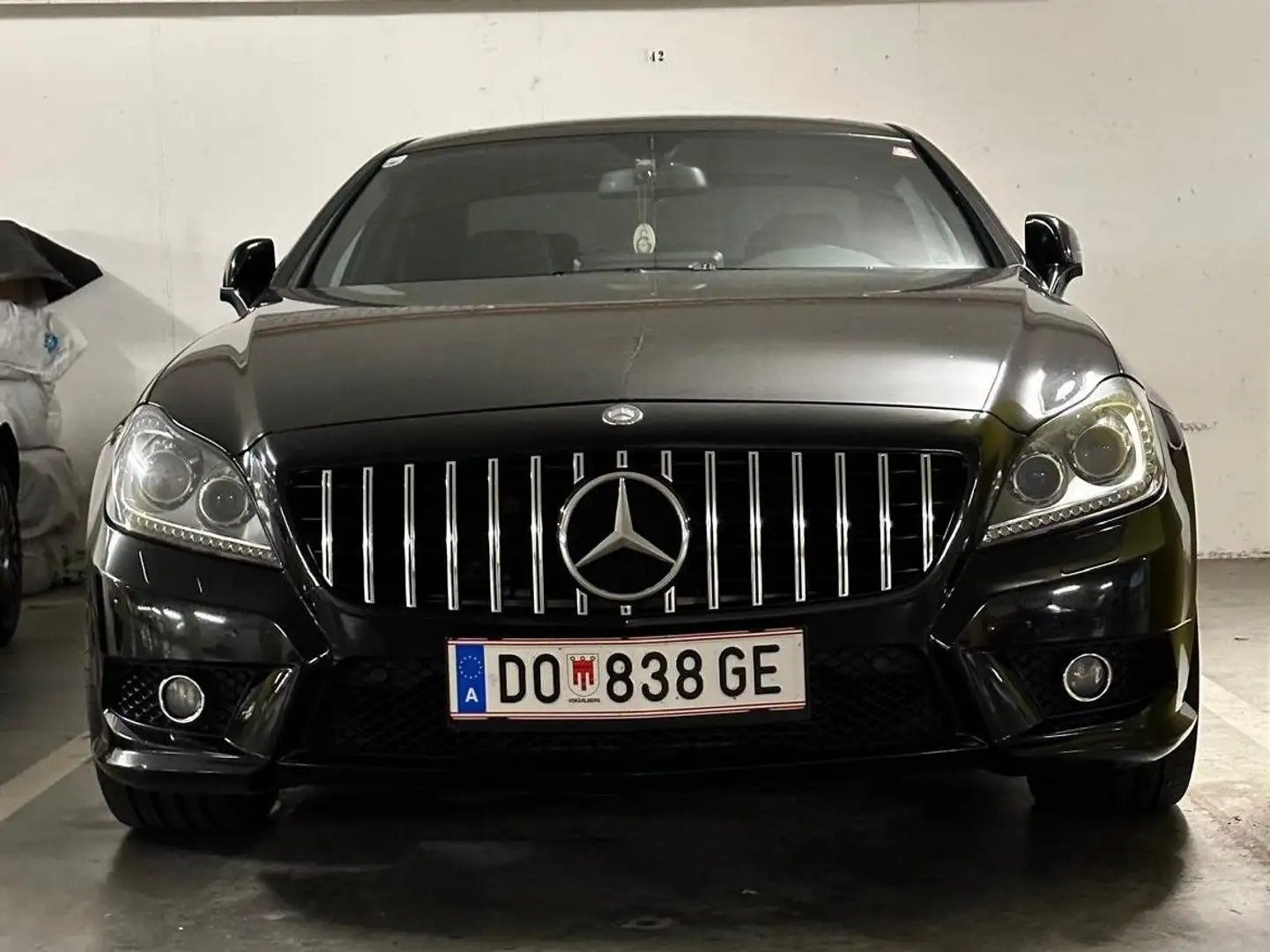 Mercedes-Benz CLS 350 CLS 350 CDI BlueEfficiency 4MATIC Aut. DPF Schwarz - 1