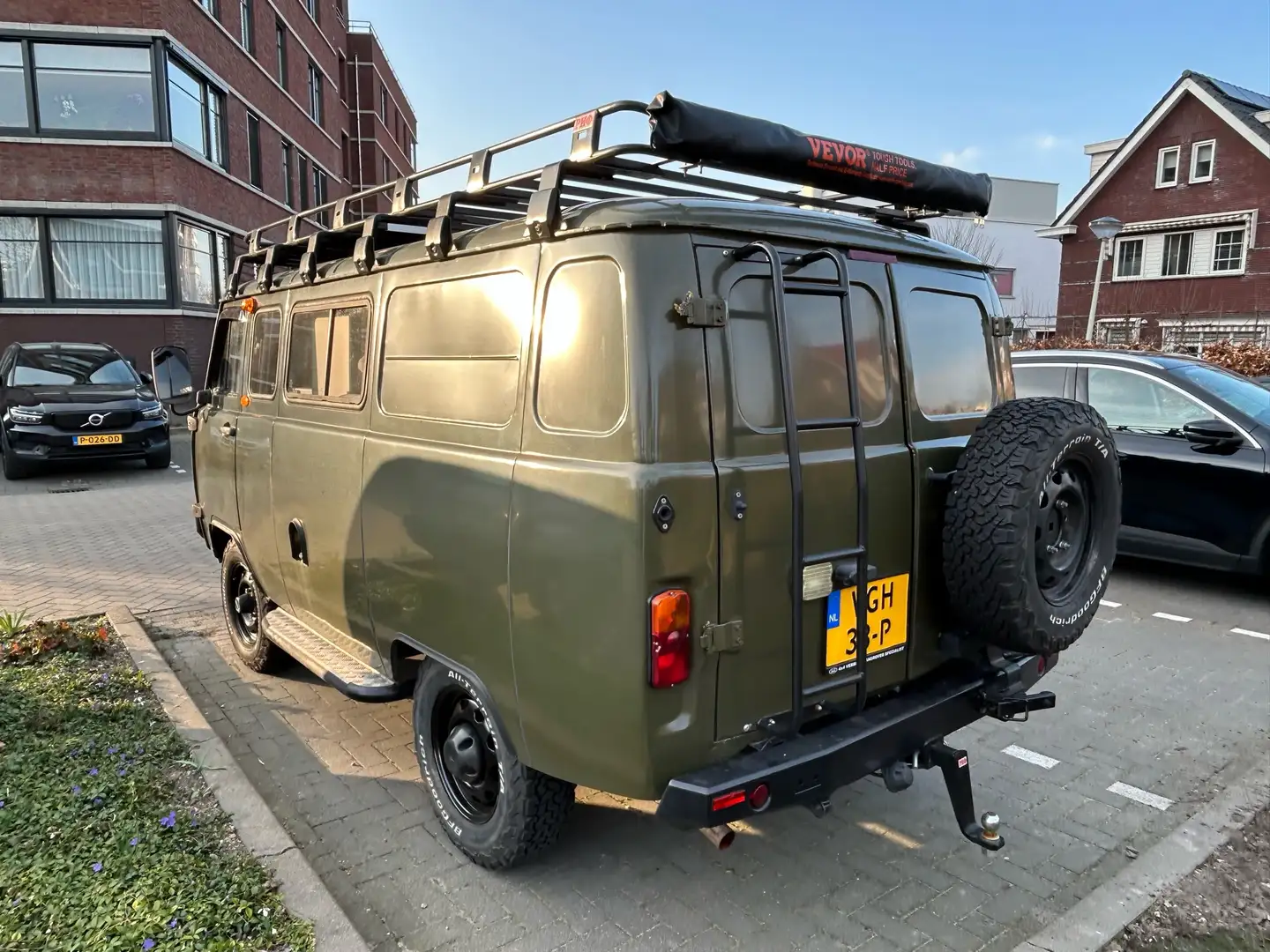 UAZ Buchanka Trophy Edition Verde - 2
