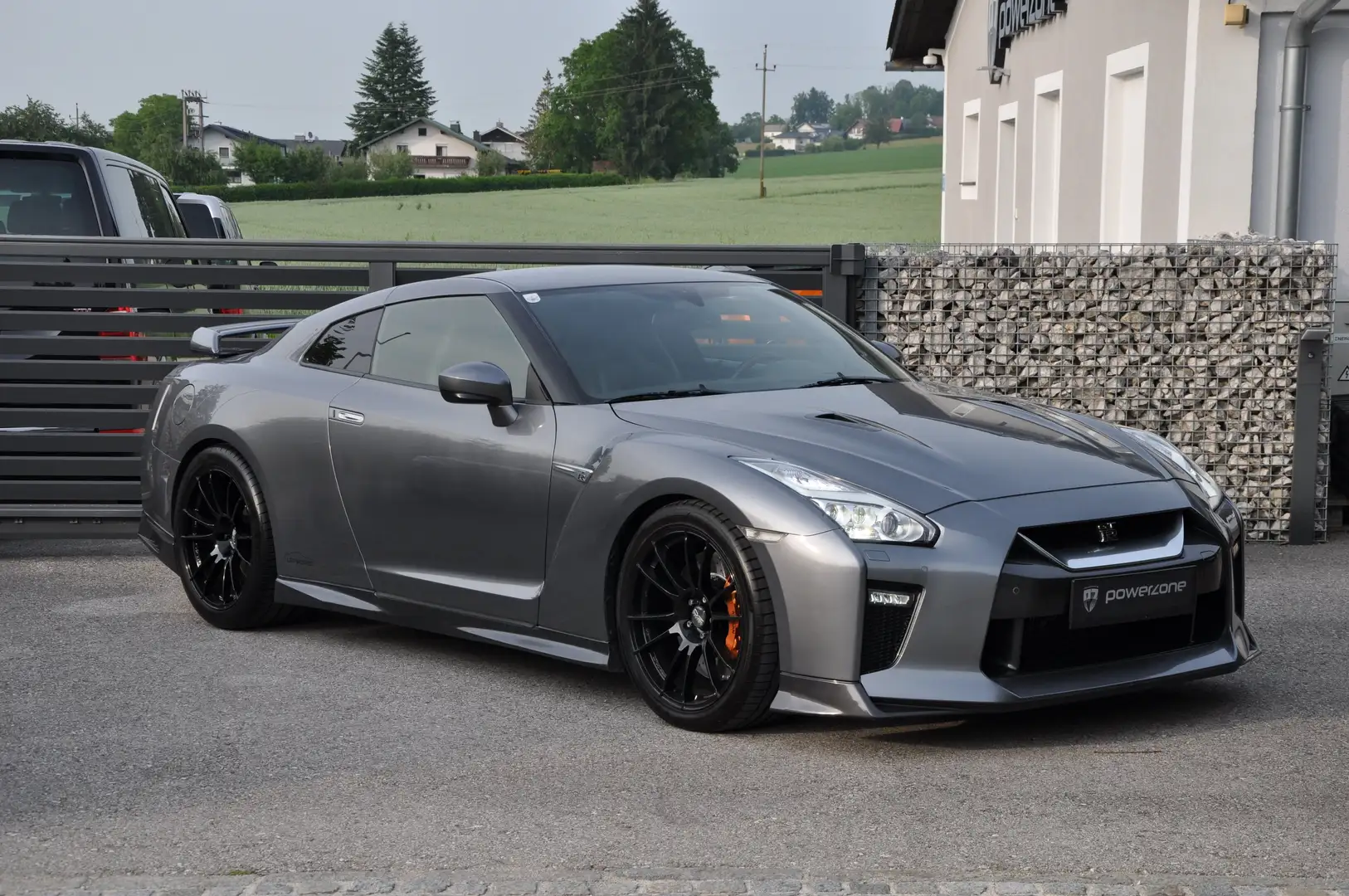 Nissan GT-R Black Edition Gris - 1