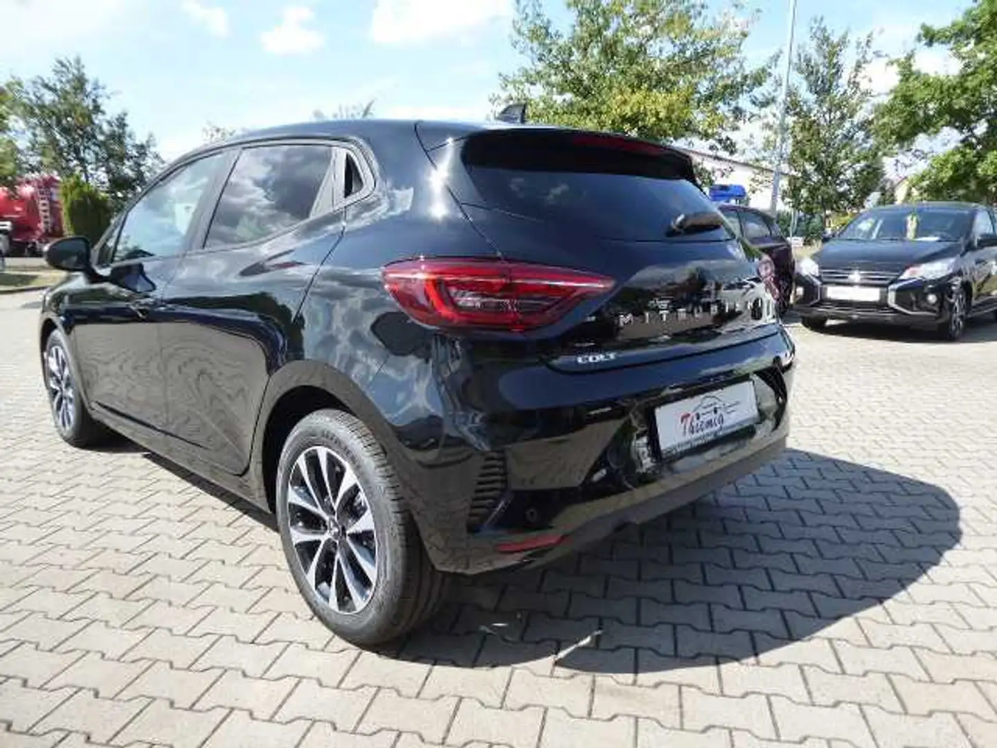 Mitsubishi Colt PLUS 1.0 T-Benziner 6-Gang - AHK schwenkbar Schwarz - 2