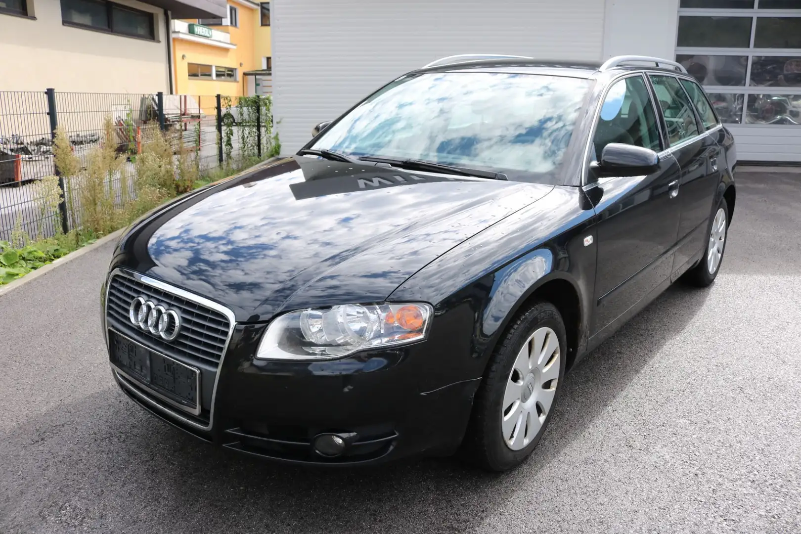 Audi A4 Avant 2,0 TDI Schwarz - 1