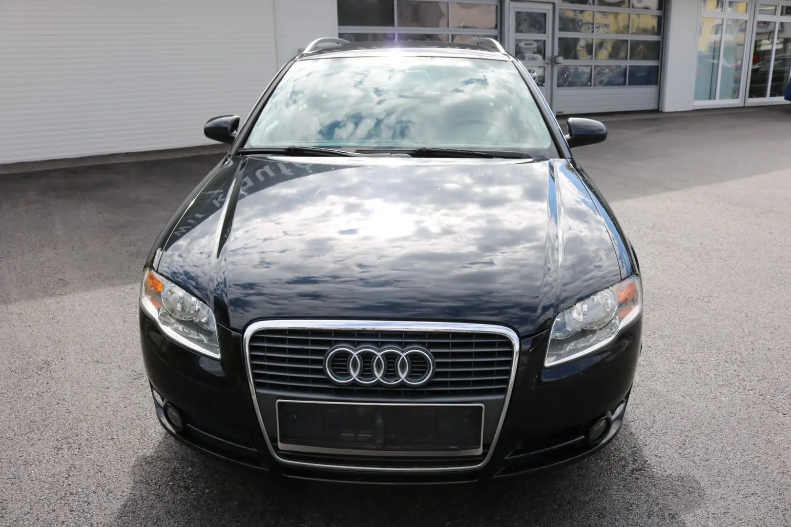 Audi A4 Avant 2,0 TDI Schwarz - 2