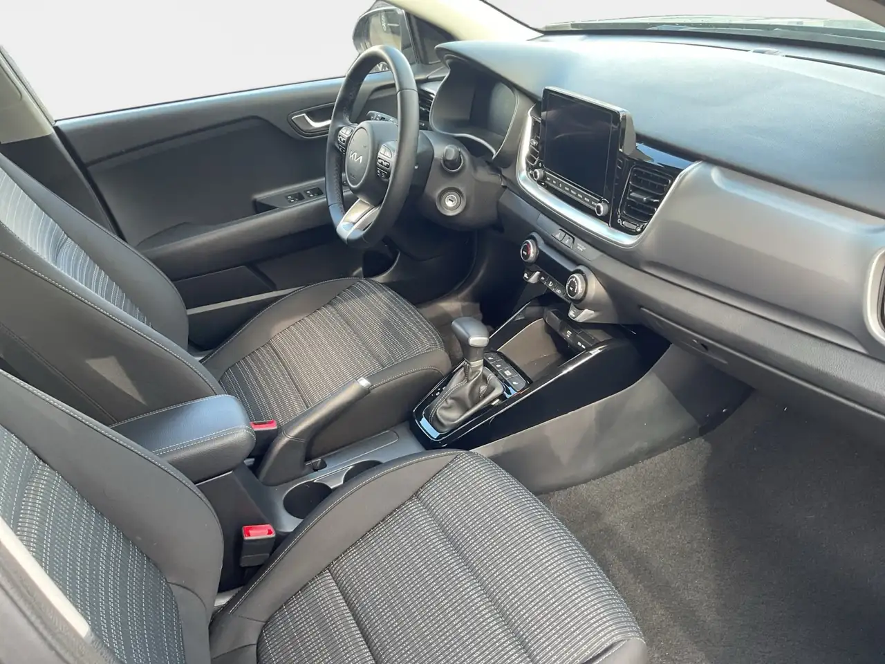 Kia Stonic 1.0 T-GDI Vision +DCT+Navi+R.Kam+Allwetter 13