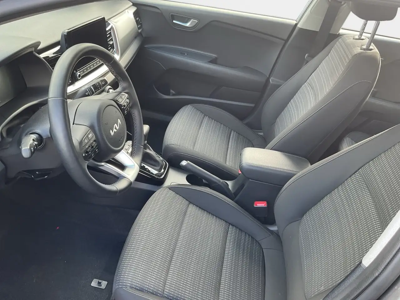 Kia Stonic 1.0 T-GDI Vision +DCT+Navi+R.Kam+Allwetter 8