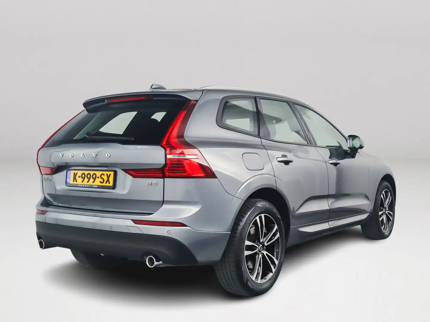 Volvo XC60 B5 Momentum Exclusive | Panoramadak | Head-up Disp Grijs - 2
