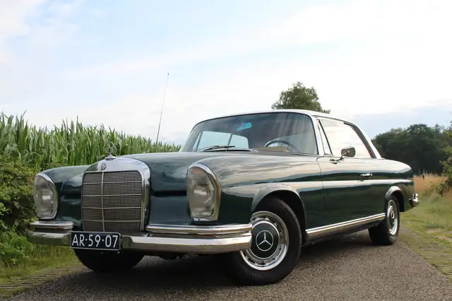 Mercedes-Benz 220 SE Coupe PRACHTIGE AUTO! STUURBEKRACHTIGING!