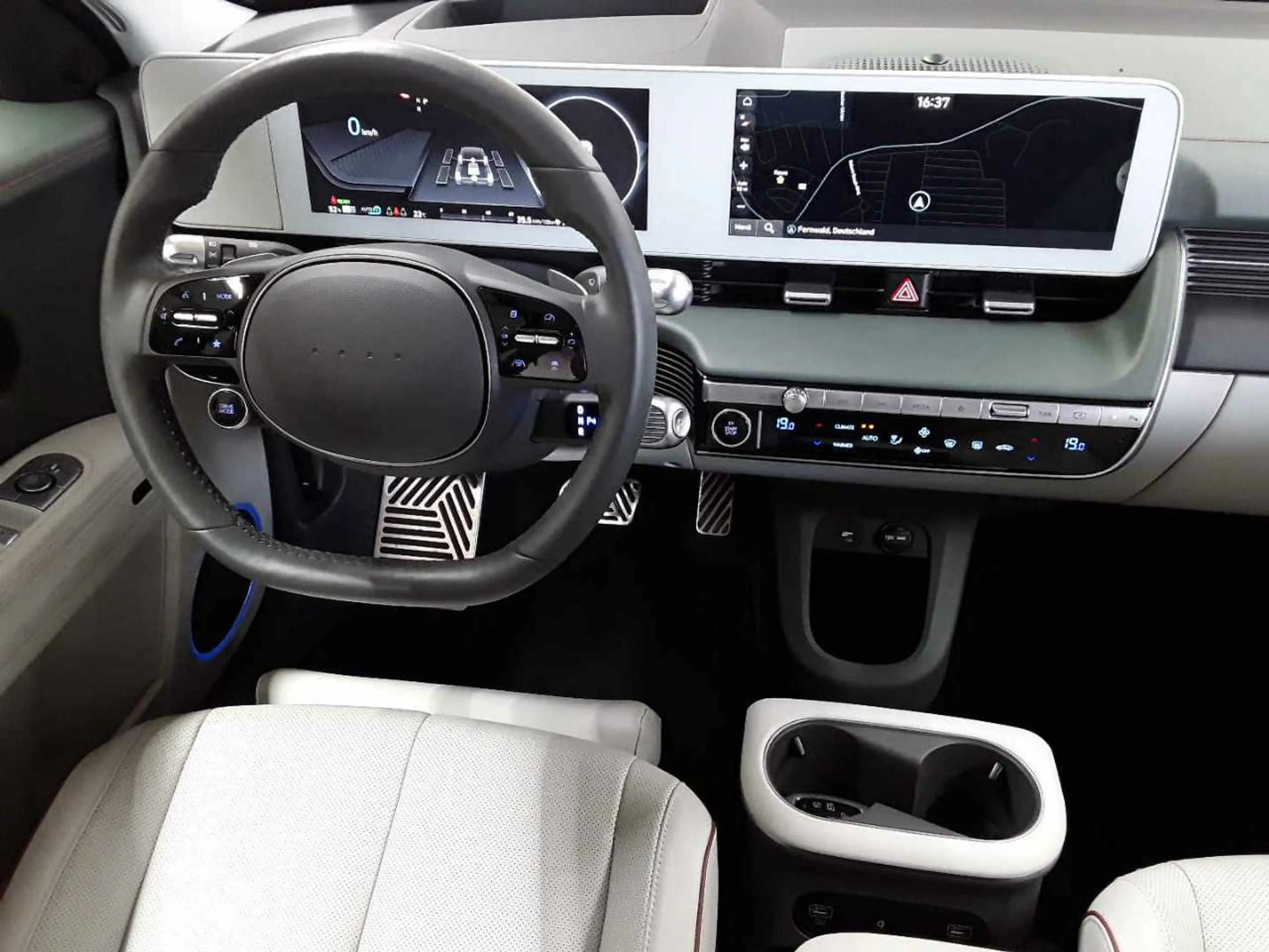 Hyundai IONIQ 5 77,4 kWh 4WD Uniq PANO LEDER — photo 10
