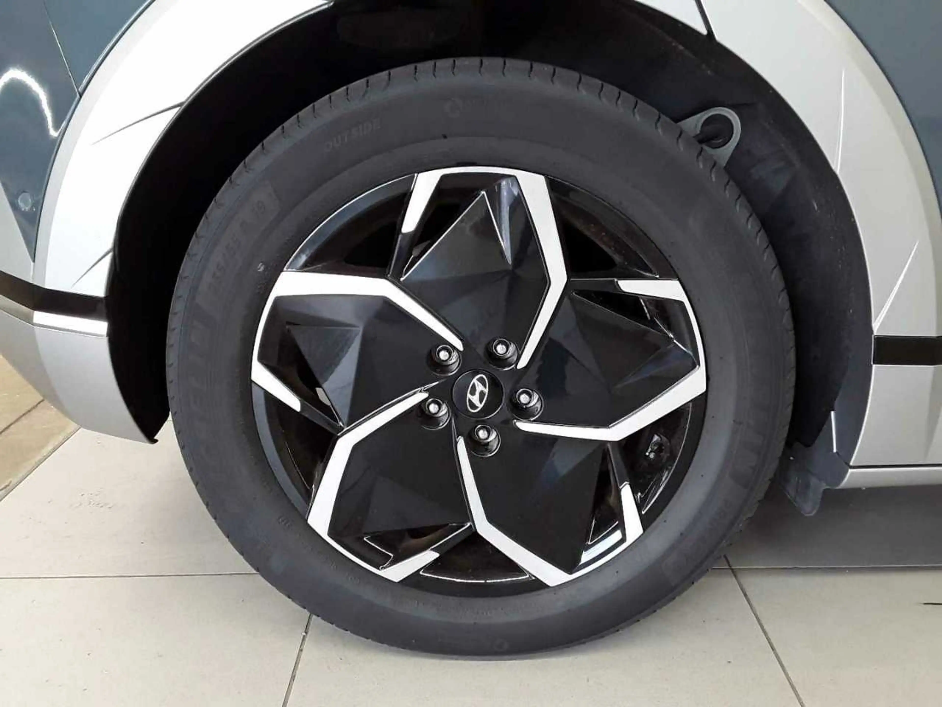 Hyundai IONIQ 5 77,4 kWh 4WD Uniq PANO LEDER — photo 20