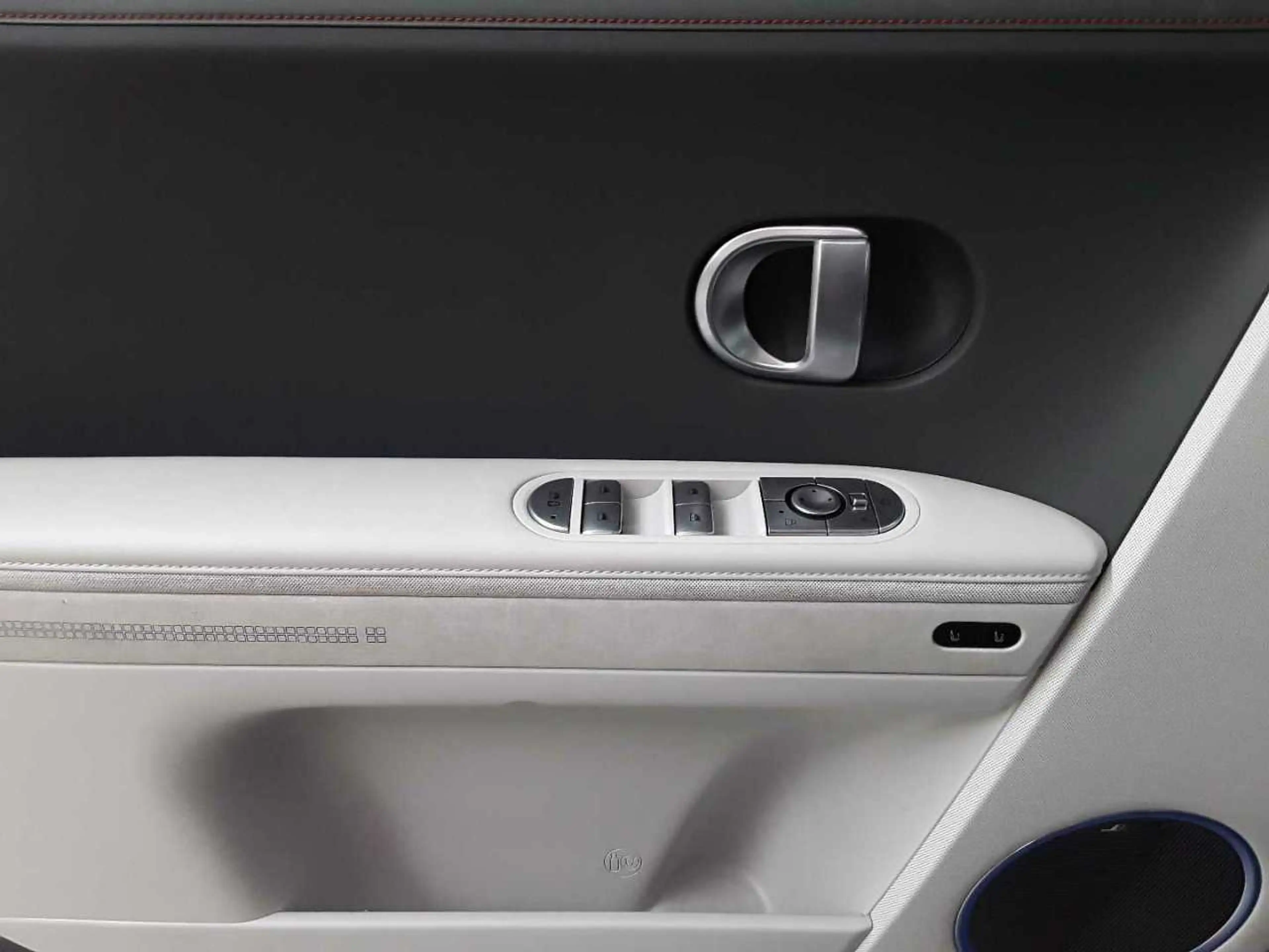Hyundai IONIQ 5 77,4 kWh 4WD Uniq PANO LEDER — photo 16