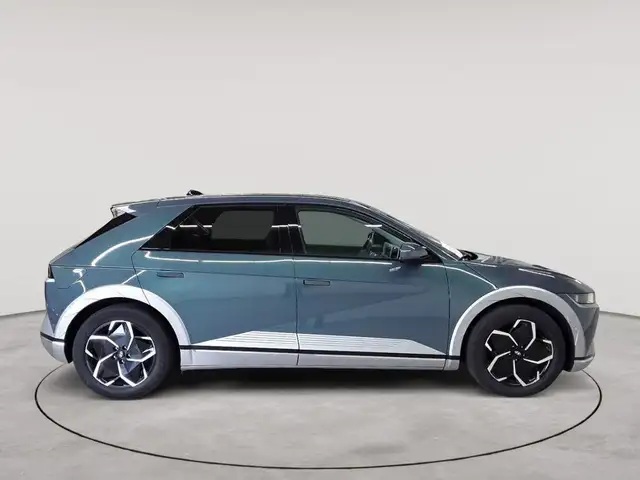Hyundai Ioniq view 3