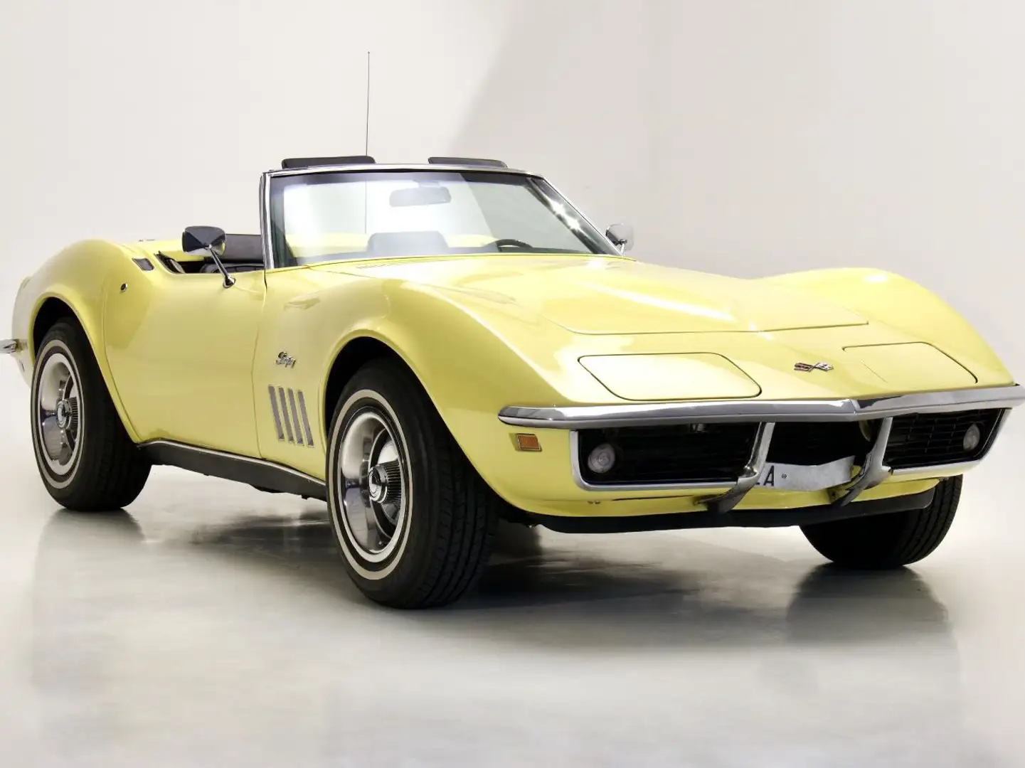 Chevrolet Corvette C3 Stingray Cabrio Giallo - 1