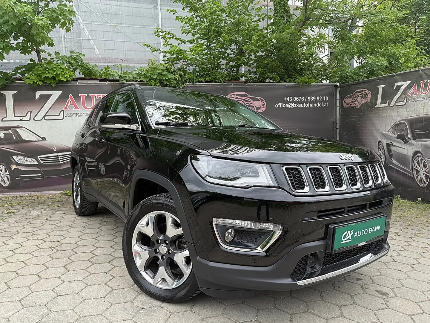 Jeep Compass 2,0 MultiJet AWD 9AT 140 Limited Aut. Schwarz - 1